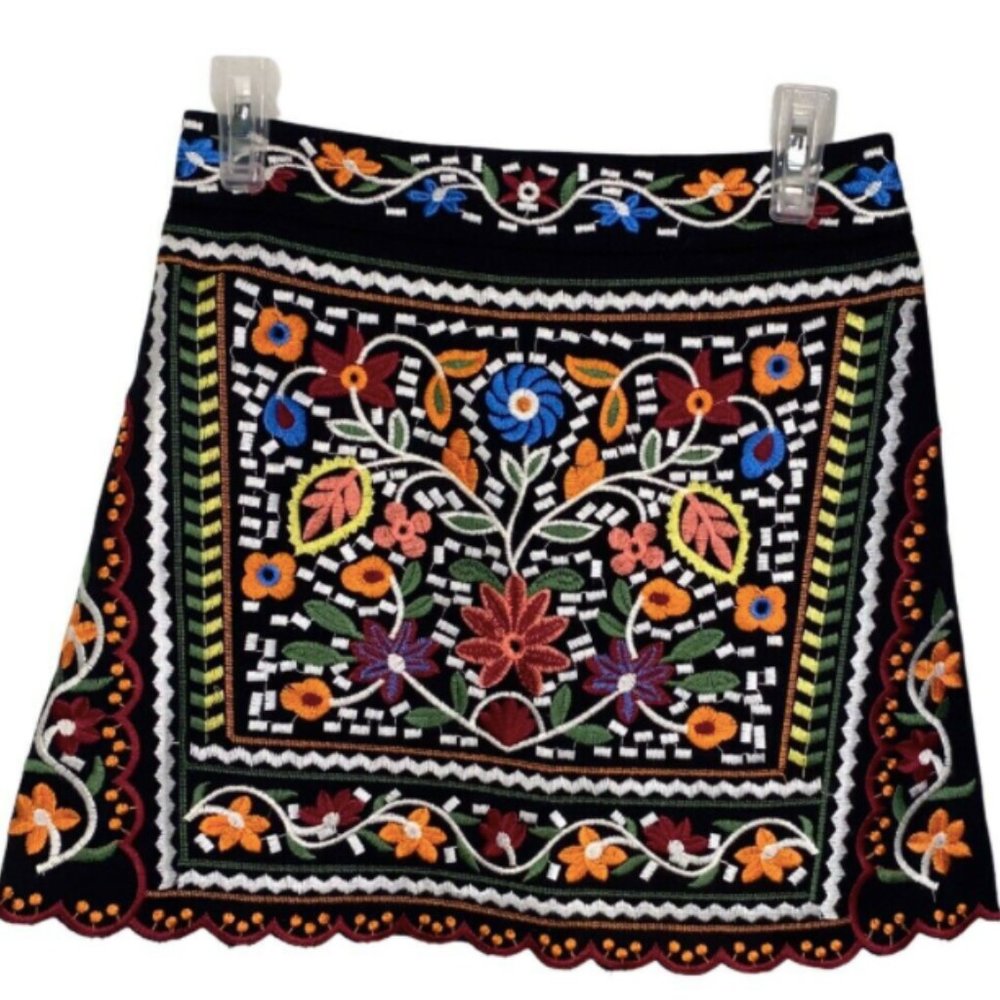 Emory Park by Lulu’s Embroidered Mini Skirt Size Small